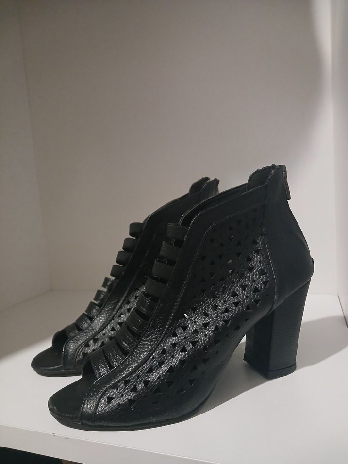 Kadın Siyah Gotik Blok Topuklu Ayakkabı - Görsel 2