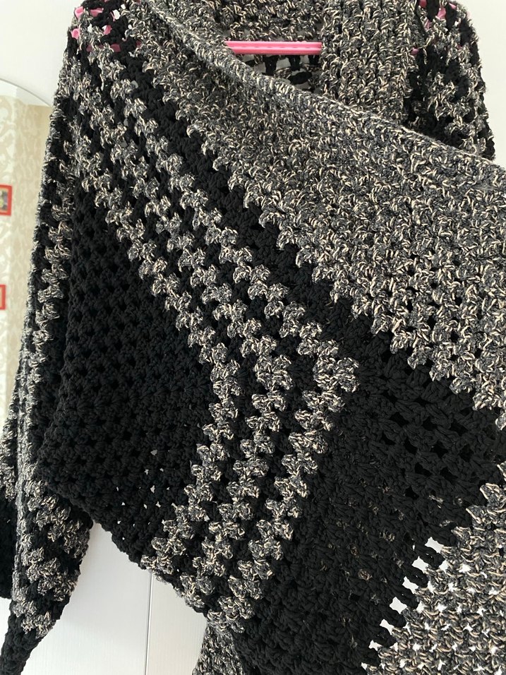 Desenli Örgü Hırka - Görsel 3