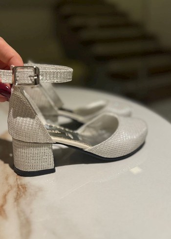 Parlak Tokalı Topuklu Ayakkabı - Görsel 3