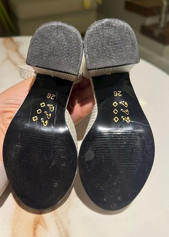 Parlak Tokalı Topuklu Ayakkabı - Görsel 5