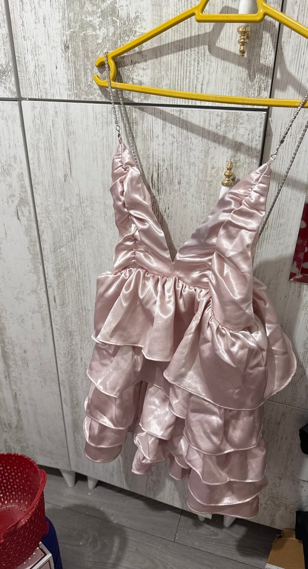 Pembe Parlak Mini Fırfırlı V Yaka Elbise - Görsel 2