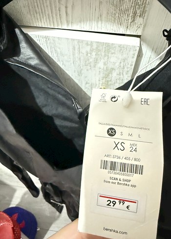 Kadın Siyah Deri Kemerli Mini tulum bershka - Görsel 3