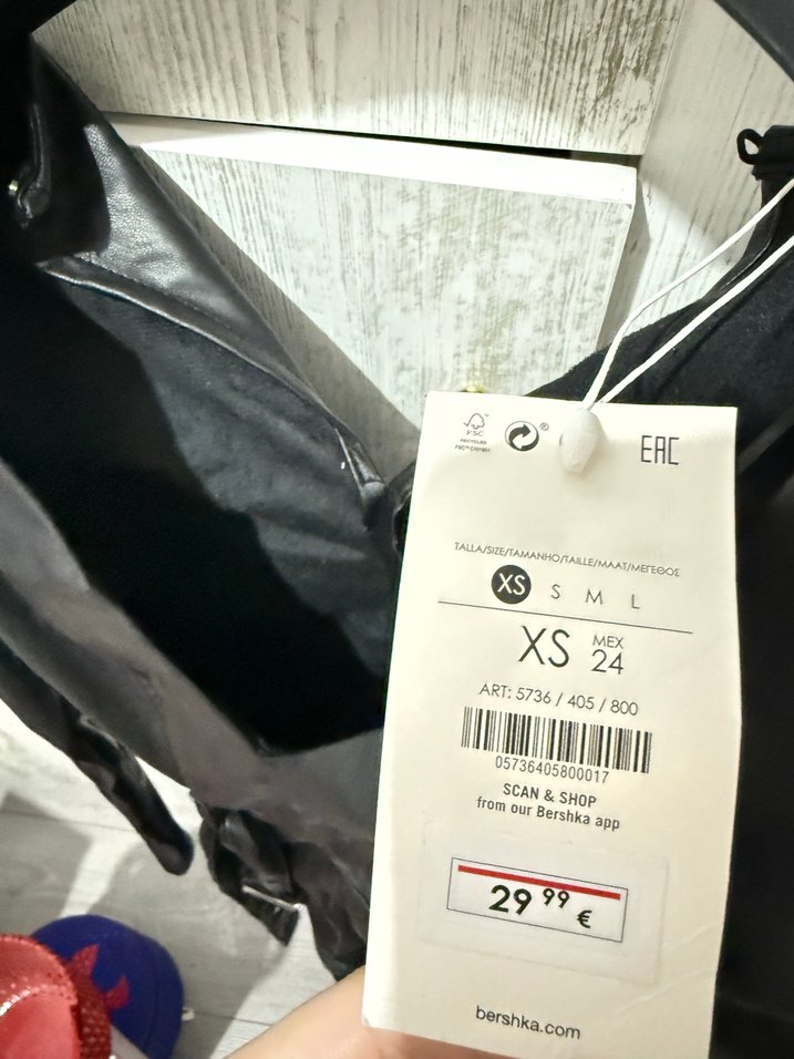 Kadın Siyah Deri Kemerli Mini tulum bershka - Görsel 3