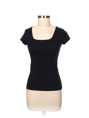 Diğer T-shirt %70 İndirimli.