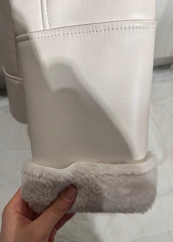 Kadın Beyaz Deri Kürklü Kış Montu - Görsel 7