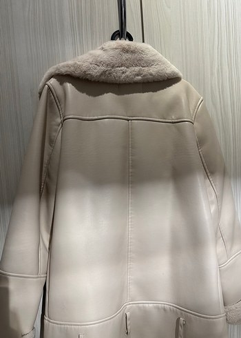 Kadın Beyaz Deri Kürklü Kış Montu - Görsel 4