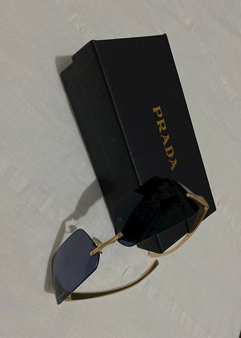 Prada Parlak Altın Kadın Güneş Gözlüğü - Görsel 2