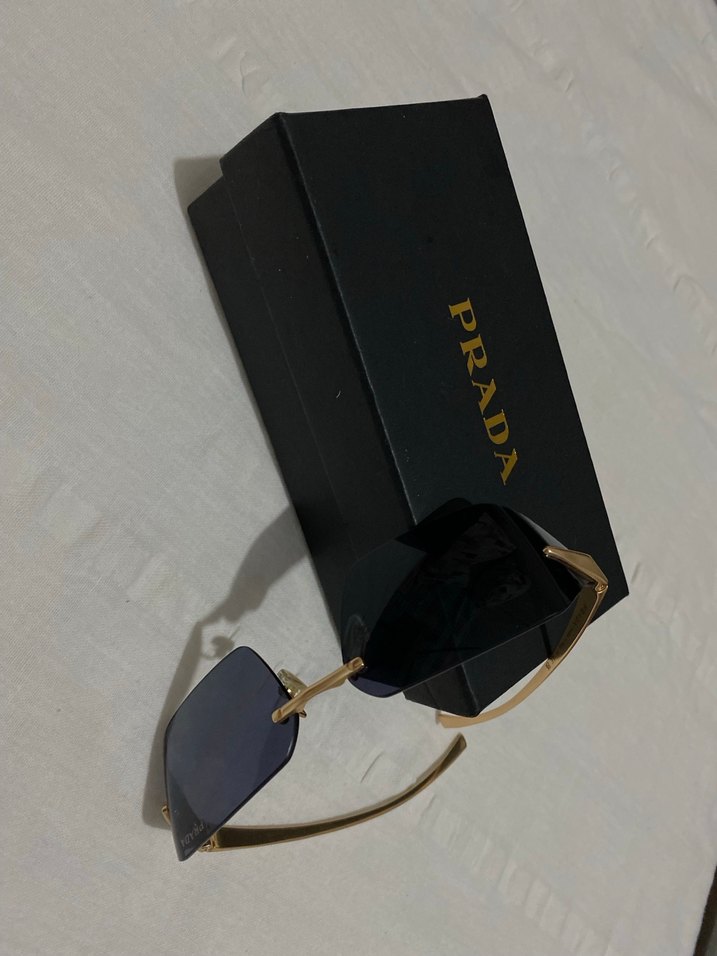 Prada Parlak Altın Kadın Güneş Gözlüğü - Görsel 2