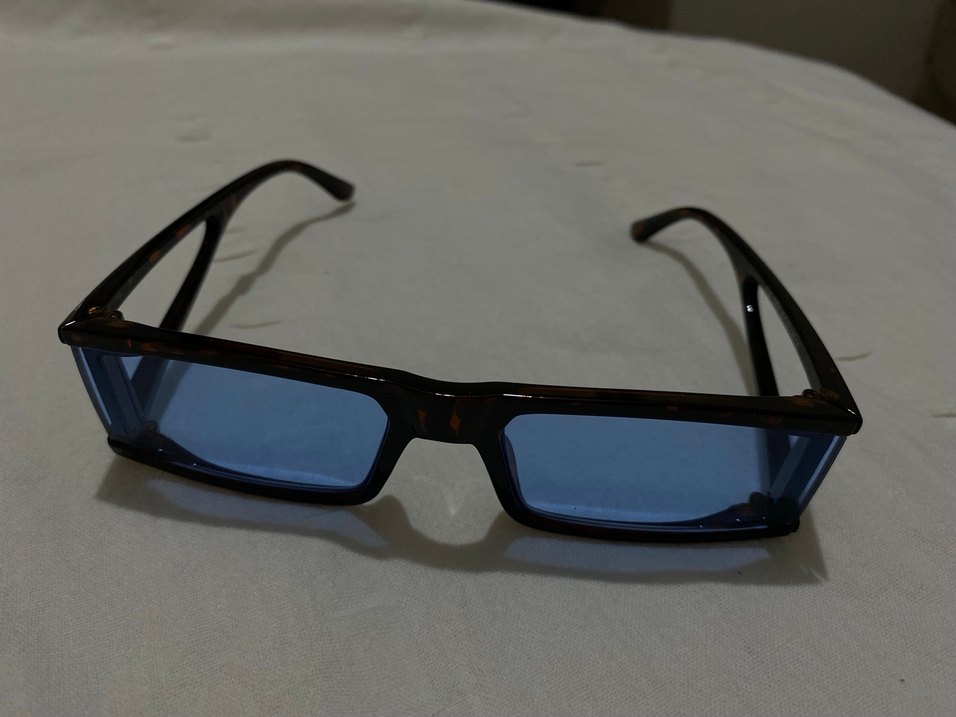 Şeffaf Koyu Mavi Kadın Güneş Gözlüğü - Görsel 3