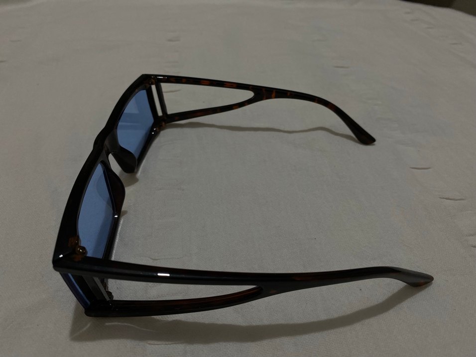 Şeffaf Koyu Mavi Kadın Güneş Gözlüğü - Görsel 2