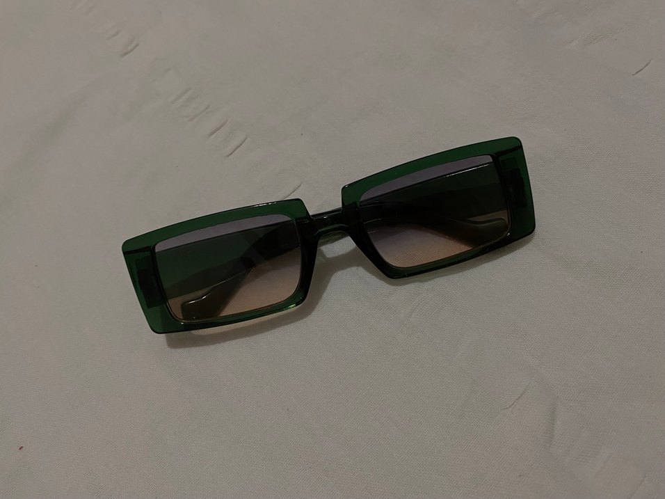 Şeffaf Yeşil Kadın Gözlüğü - Görsel 2