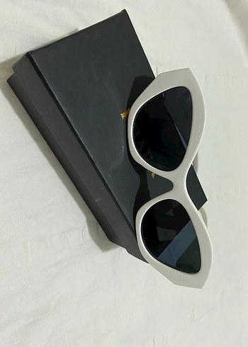 Beyaz Prada Kadın Güneş Gözlüğü - Görsel 2