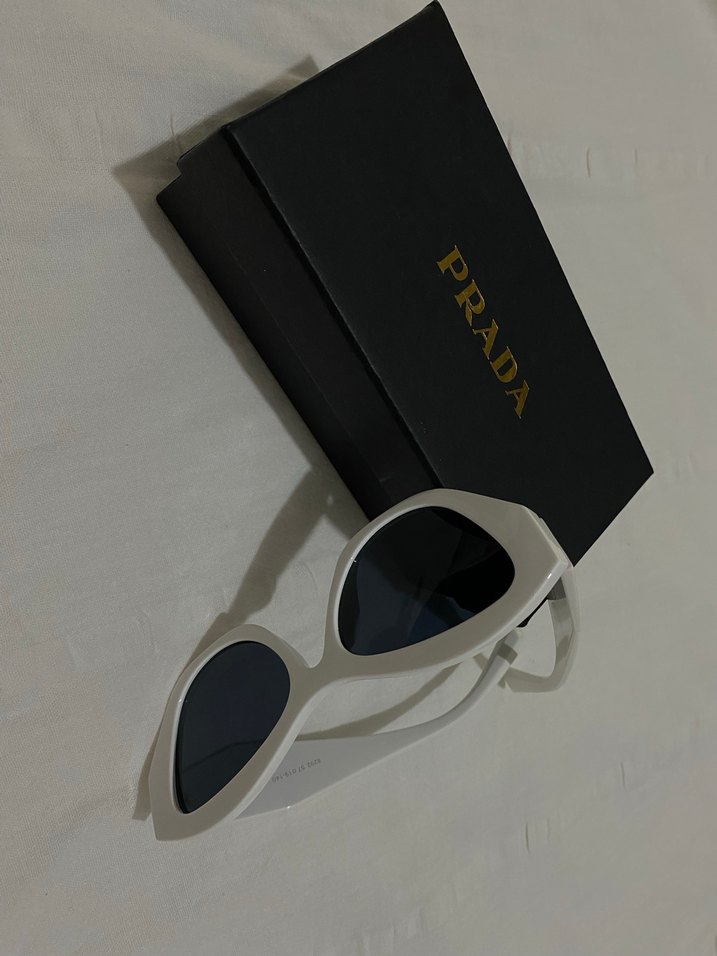 Beyaz Prada Kadın Güneş Gözlüğü - Görsel 4