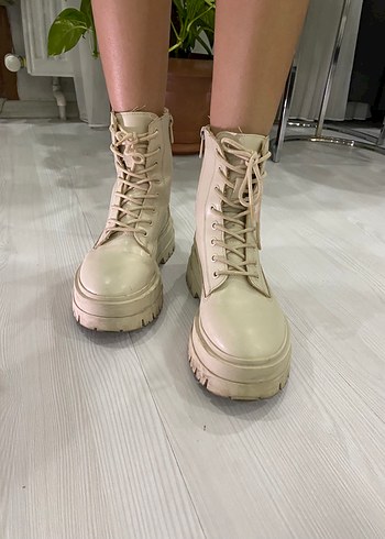 Stradivarius Bej Deri Bağcıklı Platform Topuklu Bot