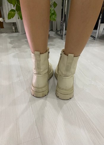 37 Beden Bej Deri Bağcıklı Platform Topuklu Bot