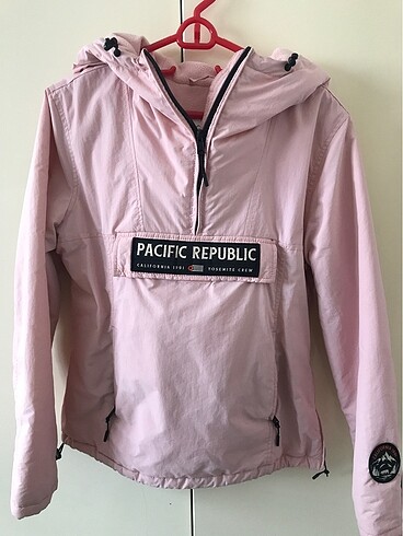 Pull and Bear mont