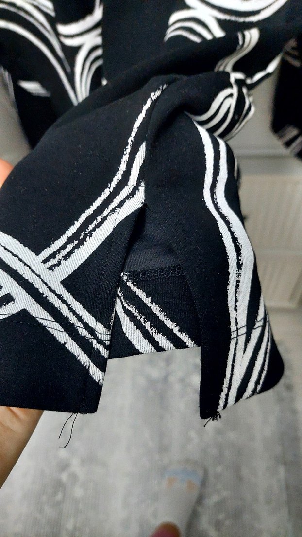 Zincir Detaylı Siyah Baskılı Hamile Tişörtü - Görsel 4