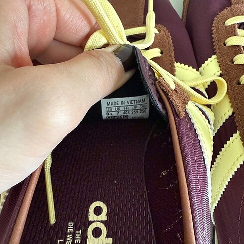 40,5 Beden bordo Renk Adidas SL72 yeni gibi bordo 40.5