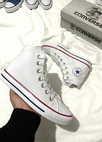 Beyaz Converse 