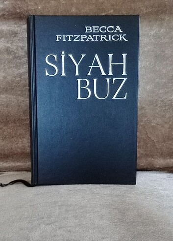  Siyah Buz - Becca Fitzpatrick - Pegasus Yayınları 