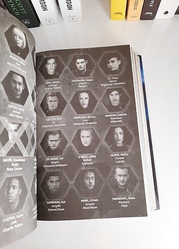 Beden Gemina Illuminae Serisi - 2