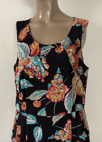 Çiçek Desenli Kolsuz Mini Elbise 44-46 - Görsel 6