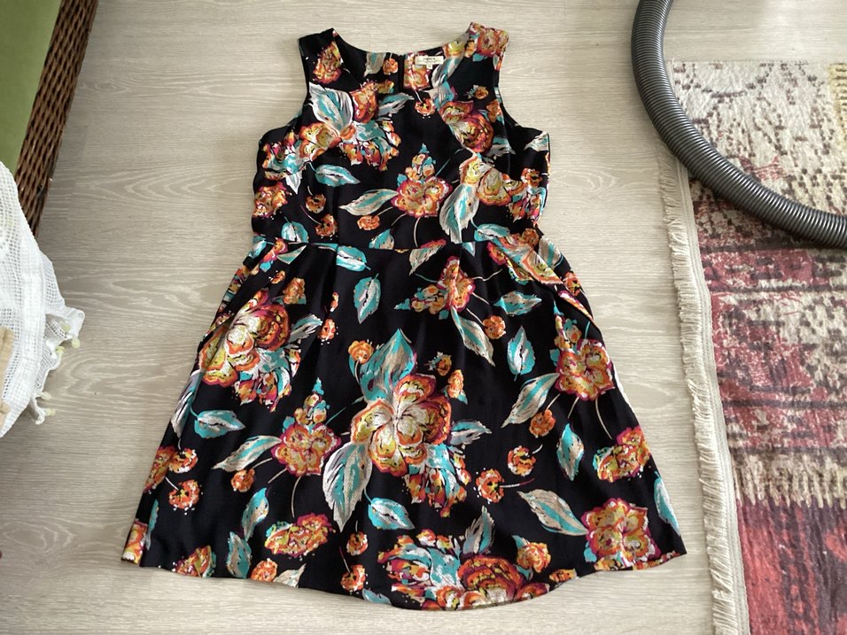 Çiçek Desenli Kolsuz Mini Elbise 44-46 - Görsel 4