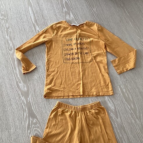 9 Yaş Beden sarı Renk Penti 9-10 yaş pijama takım