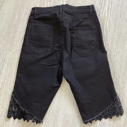 xl Beden siyah Renk Fisto paçalı bermuda jean 40-42