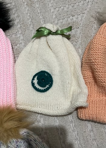 Bej Örgü Kadın Bere Ponponlu - Görsel 2