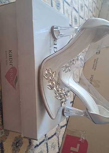 Diğer Beyaz Cam Taşlı Stiletto Kadın Ayakkabı