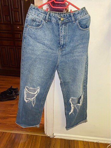Yırtık baggy kot pantolon