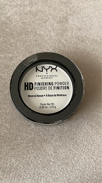 Nyx pudra