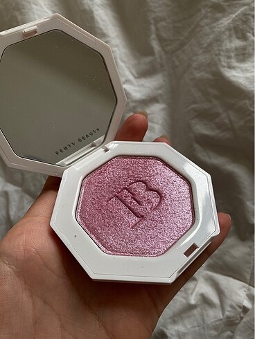 Fenty beauty aydınlatıcı