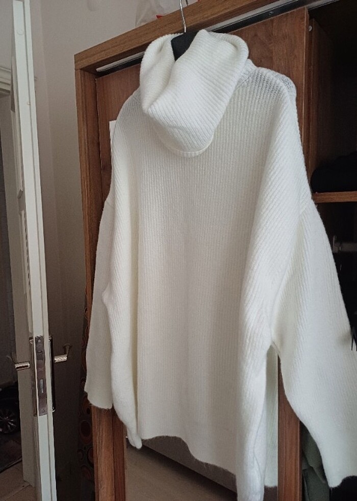 Oversize boğazlı kazak - Görsel 3