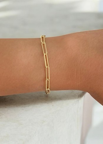 Zincir Detaylı Minimalist Ataç Altın Bileklik - Görsel 3