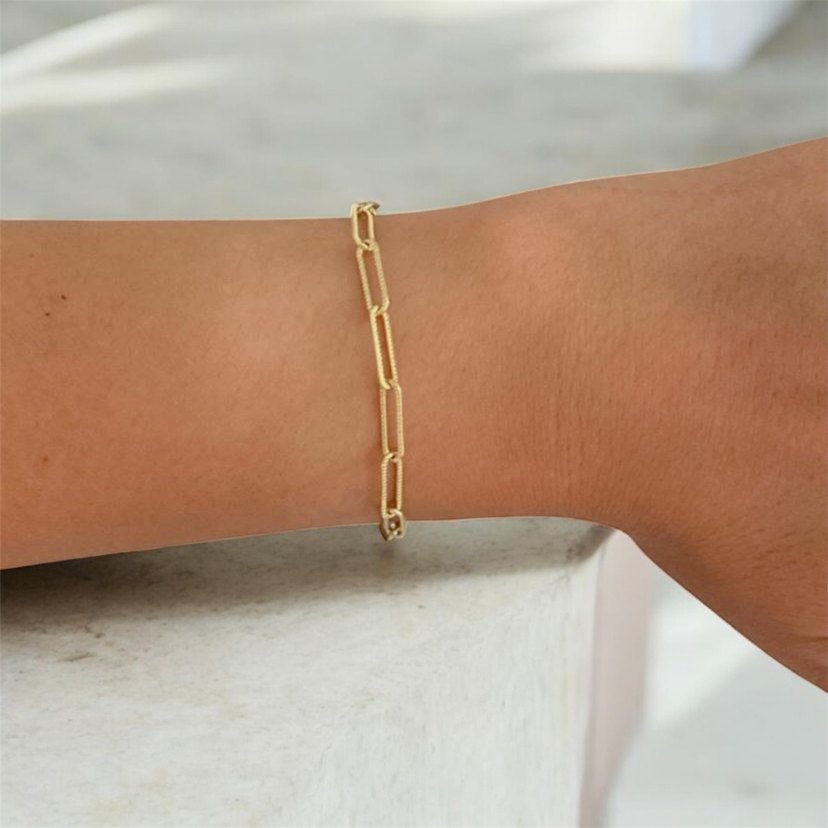 Zincir Detaylı Minimalist Ataç Altın Bileklik - Görsel 3