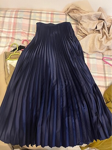 Tommy Hilfiger Touche marka piliseli lacivert etek