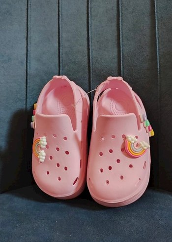 Pembe Kız Çocuk Toka Detaylı Terlik