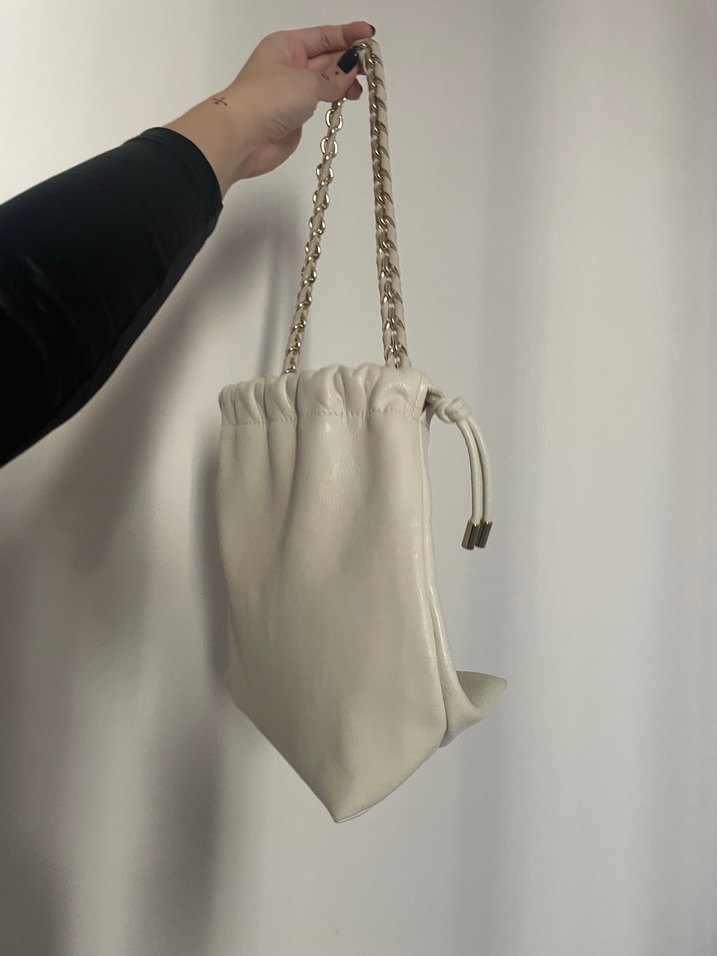 Zincir Detaylı Beyaz Deri Kadın Çanta - Görsel 3