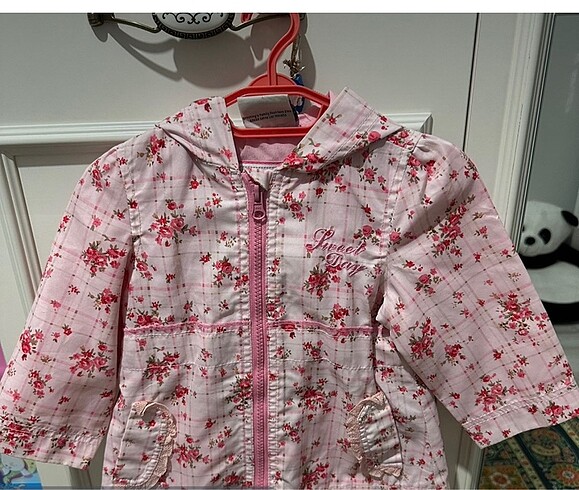 Kız bebek yağmurluk