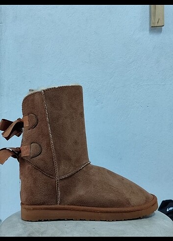 UGG BOT