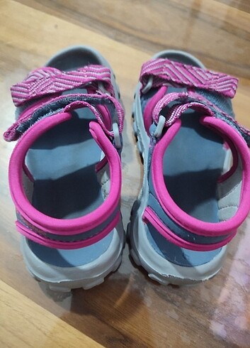 26 Beden Decathlon Kız Çocuk sandalet