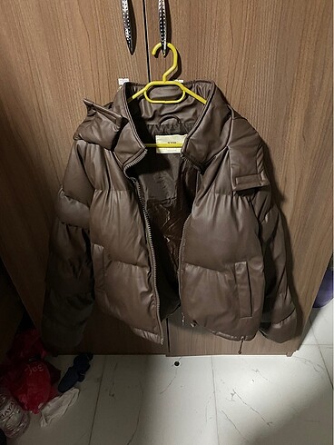 stradivarius mont