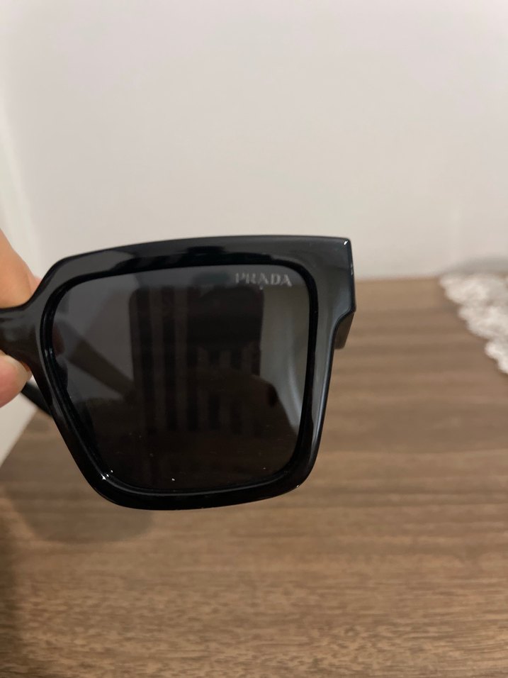 Siyah Minimalist Kadın Güneş Gözlüğü - Görsel 3