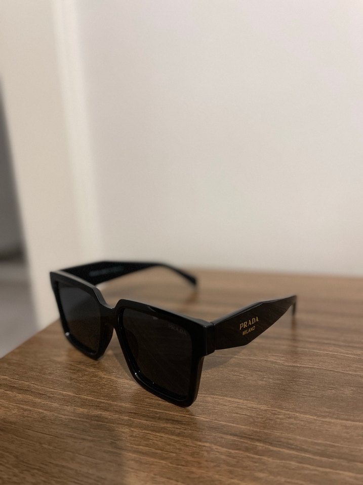 Siyah Minimalist Kadın Güneş Gözlüğü - Görsel 2