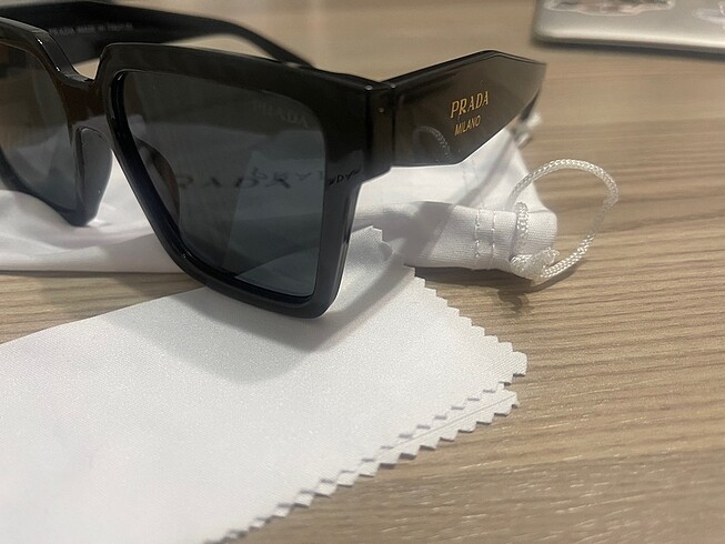 Prada gözlük