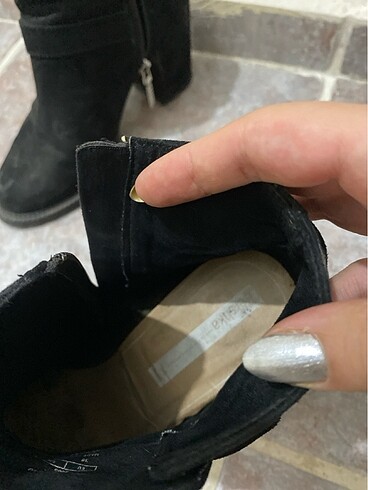 38 Beden Siyah bershka bot