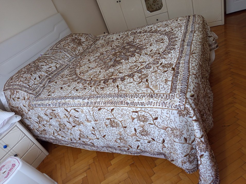 İşlemeli otantik Yatak Örtüsü - Görsel 2