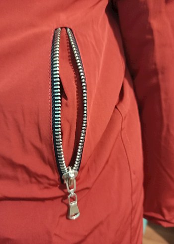 Kürk Detaylı Kırmızı Kadın Kışlık Mont - Görsel 4